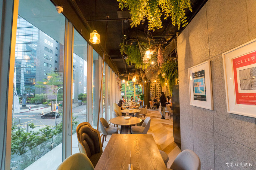 內湖美食》Lazy Point Restaurant & Bar 超有質感的玻璃屋 約會餐廳餐酒館推薦 捷運港墘站 - 艾莉絲愛旅行