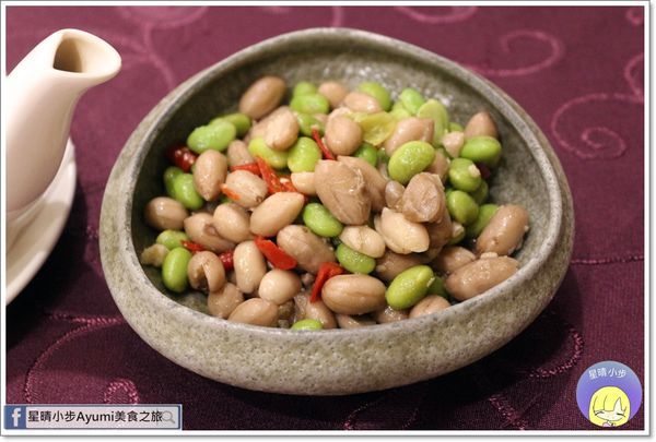 晶悅軒粵菜餐廳：[食記]►桃園粵菜餐廳推薦◄晶悅軒新派粵菜料理/金牌吊燒雞/脆皮六兩金/稻香西施牛/南洋咖哩軟蟹、每桌出示本文可加贈冰心綠豆糕一份