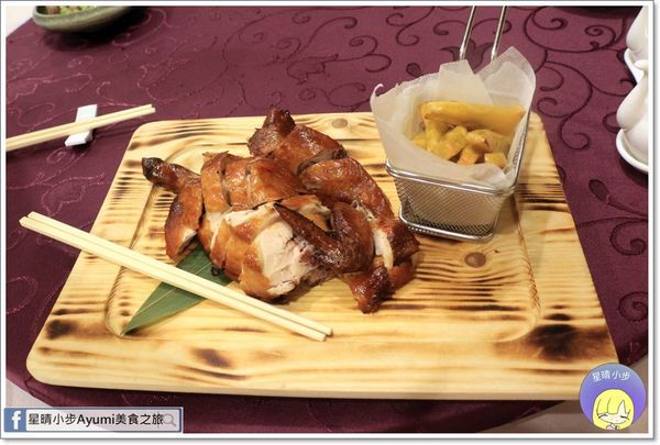 晶悅軒粵菜餐廳：[食記]►桃園粵菜餐廳推薦◄晶悅軒新派粵菜料理/金牌吊燒雞/脆皮六兩金/稻香西施牛/南洋咖哩軟蟹、每桌出示本文可加贈冰心綠豆糕一份