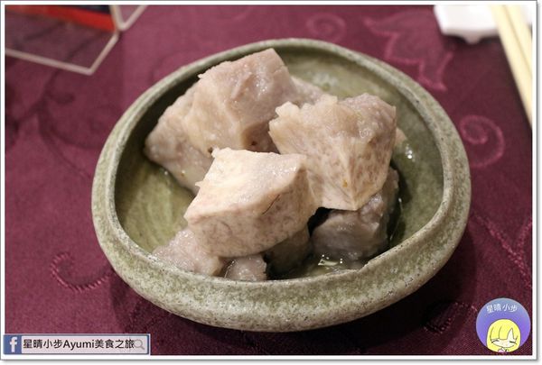 晶悅軒粵菜餐廳：[食記]►桃園粵菜餐廳推薦◄晶悅軒新派粵菜料理/金牌吊燒雞/脆皮六兩金/稻香西施牛/南洋咖哩軟蟹、每桌出示本文可加贈冰心綠豆糕一份