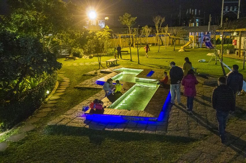 【住宿.台中】后里住宿/星月文旅~緊鄰星月大地景觀休閒園區,超大泡湯池、兒童遊戲區、無敵美景