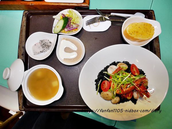 【台中住宿】星月文旅 #台中親子住宿 #星月大地 #玩水 #泡湯 #餵魚 #夕陽 #夜景 #IG打卡熱點 (24).JPG