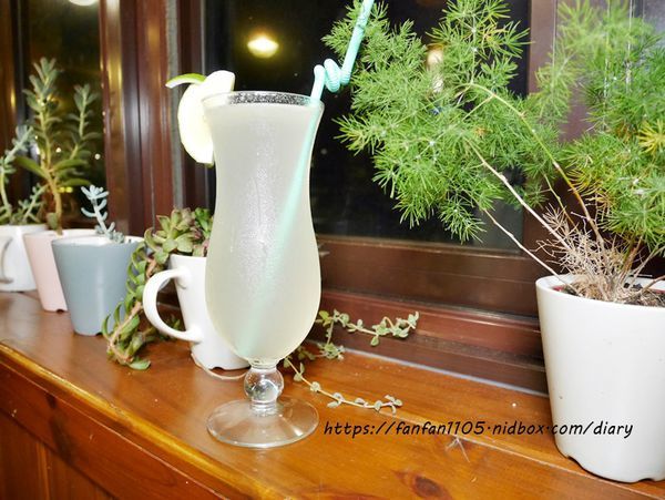 【台中住宿】星月文旅 #台中親子住宿 #星月大地 #玩水 #泡湯 #餵魚 #夕陽 #夜景 #IG打卡熱點 (28).JPG