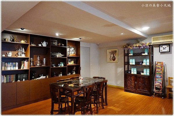 篆香小樓:台中豐原』篆香小樓║大樓裡隱藏版復古咖啡館!自家烘焙手沖咖啡+手作蛋糕,美好的下午茶~