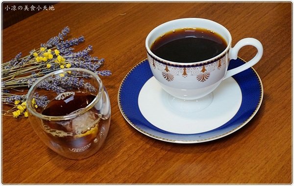 篆香小樓:台中豐原』篆香小樓║大樓裡隱藏版復古咖啡館!自家烘焙手沖咖啡+手作蛋糕,美好的下午茶~