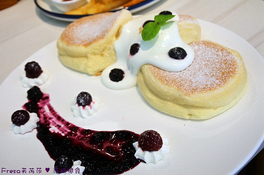 台南北區【小圈子早午餐】透亮清幽質感空間.平價早午餐澎派食.莓果舒芙蕾午茶味│台南早午餐│台南下午茶│義式料理 - Fresa芙芮莎♥莎旅憶食
