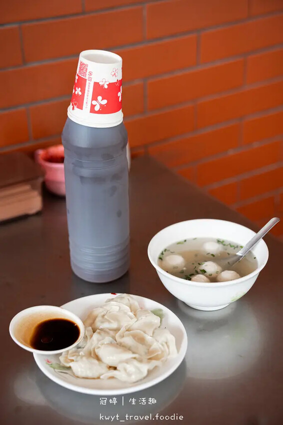 台南中西區小吃美食_穎川水餃店,3元水餃太晚來吃不到!高麗菜 台南中西區小吃美食_穎川水餃店,3元水餃太晚來吃不到!高麗菜