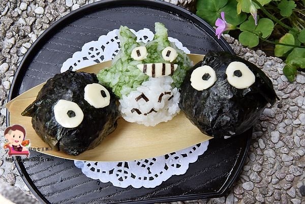 桃園區美食-啊雜 AAAzakka-可愛企鵝柴犬壽司餐盒好吸晴，兔兔P助捨不得吃，一起來野餐吧! @民宿女王芽月-美食.旅遊.全台趴趴走