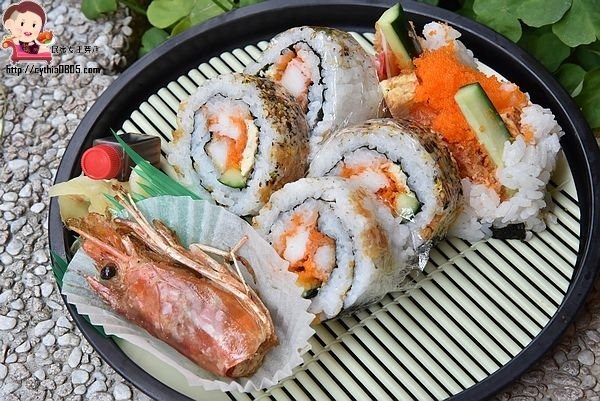 桃園區美食-啊雜 AAAzakka-可愛企鵝柴犬壽司餐盒好吸晴，兔兔P助捨不得吃，一起來野餐吧! @民宿女王芽月-美食.旅遊.全台趴趴走