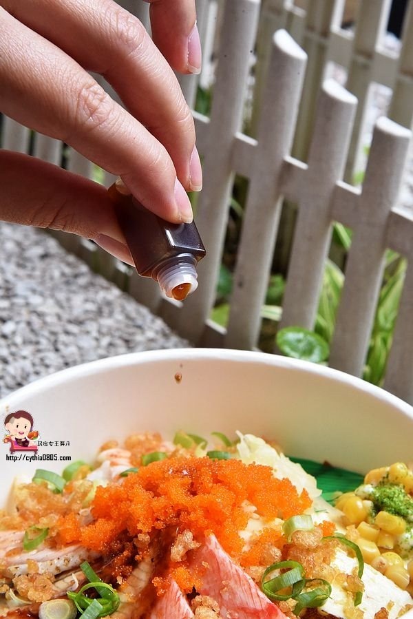 桃園區美食-啊雜 AAAzakka-可愛企鵝柴犬壽司餐盒好吸晴，兔兔P助捨不得吃，一起來野餐吧! @民宿女王芽月-美食.旅遊.全台趴趴走