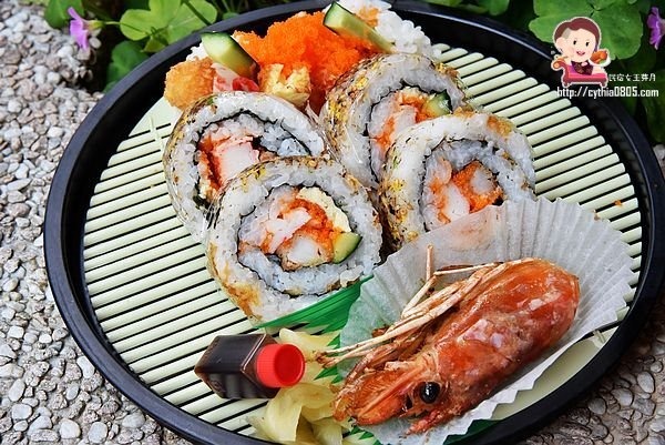 桃園區美食-啊雜 AAAzakka-可愛企鵝柴犬壽司餐盒好吸晴，兔兔P助捨不得吃，一起來野餐吧! @民宿女王芽月-美食.旅遊.全台趴趴走