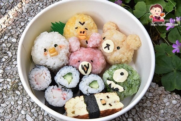 桃園區美食-啊雜 AAAzakka-可愛企鵝柴犬壽司餐盒好吸晴，兔兔P助捨不得吃，一起來野餐吧! @民宿女王芽月-美食.旅遊.全台趴趴走