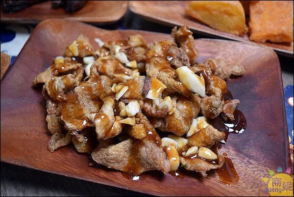 蘋果手雞炸雞專門家:台中獨家蘋果手雞。獨門醃料與外裹粉乾淨新鮮一吃成主顧