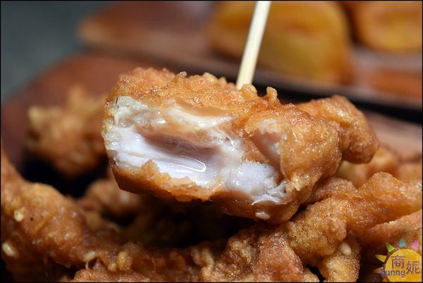 蘋果手雞炸雞專門家:台中獨家蘋果手雞。獨門醃料與外裹粉乾淨新鮮一吃成主顧