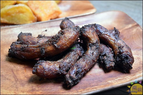 蘋果手雞炸雞專門家:台中獨家蘋果手雞。獨門醃料與外裹粉乾淨新鮮一吃成主顧