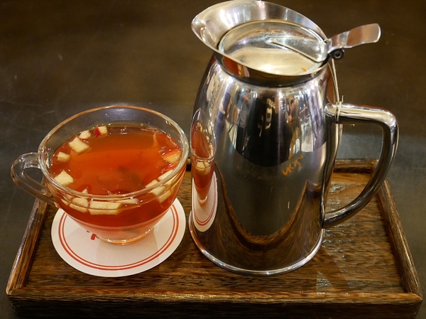 lala kitchen(交大店):LaLa Kitchen新美式餐廳(交大店)-交通大學內的美式餐廳 一大面書牆超有特色 餐點選擇多 味覺視覺兼具 聚餐約會首選