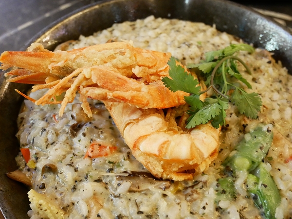 lala kitchen(交大店):LaLa Kitchen新美式餐廳(交大店)-交通大學內的美式餐廳 一大面書牆超有特色 餐點選擇多 味覺視覺兼具 聚餐約會首選