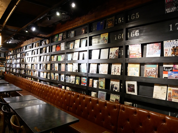 lala kitchen(交大店):LaLa Kitchen新美式餐廳(交大店)-交通大學內的美式餐廳 一大面書牆超有特色 餐點選擇多 味覺視覺兼具 聚餐約會首選