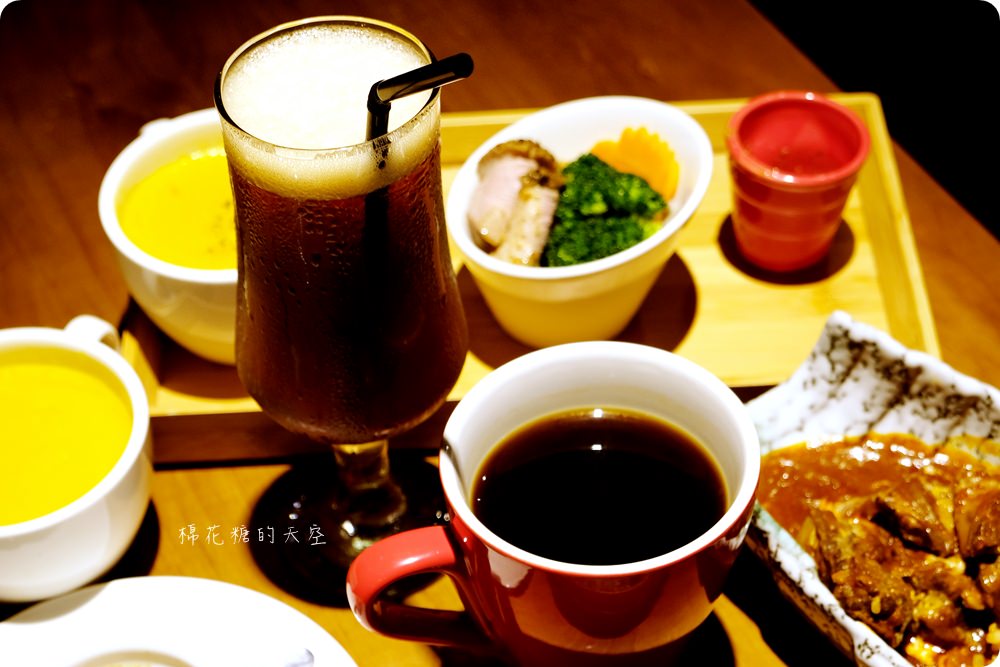 民歌西餐廳重現！凱度咖啡音樂餐館大吃帝王蟹火鍋還能聽好歌～