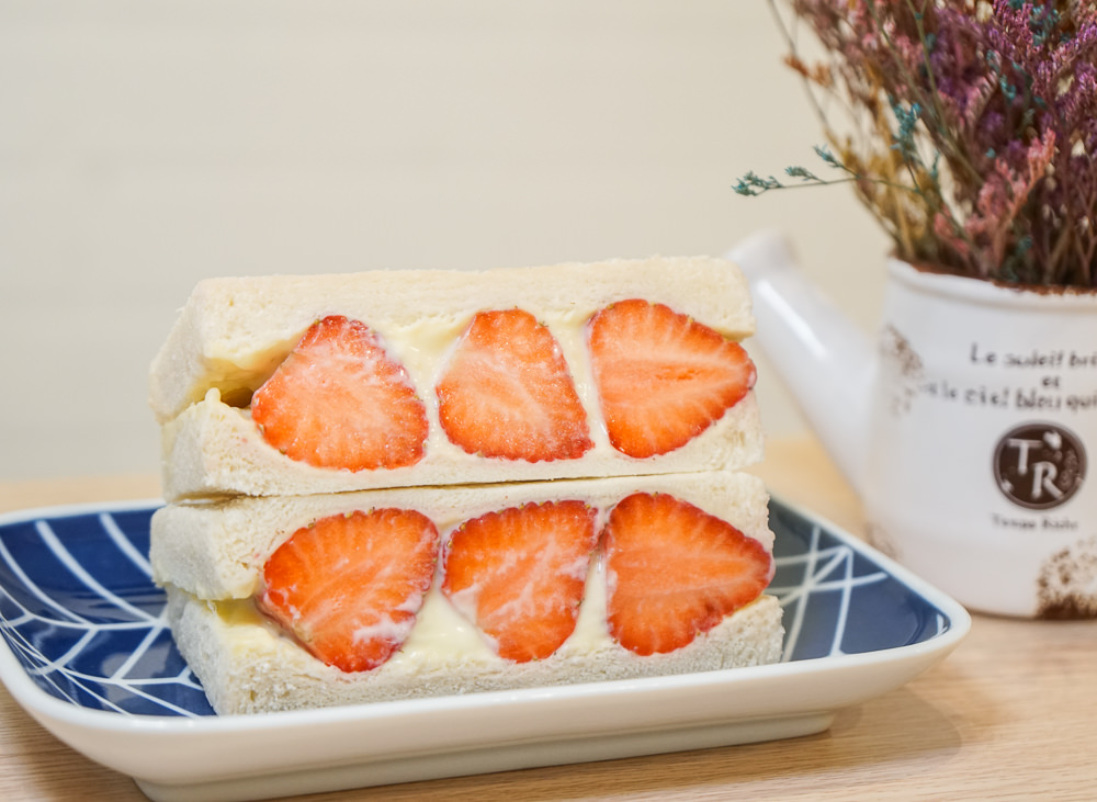 [高雄]早堂。手作早餐-芋泥控不可錯過的芋泥爆餡三明治!用心手作早餐 - 美食好芃友