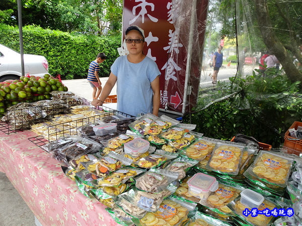 棗莊第一停車場攤販 (1).jpg