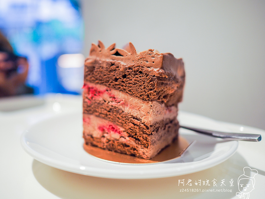 【台中】櫻桃計畫|隱身逢甲商圈的不限時咖啡廳