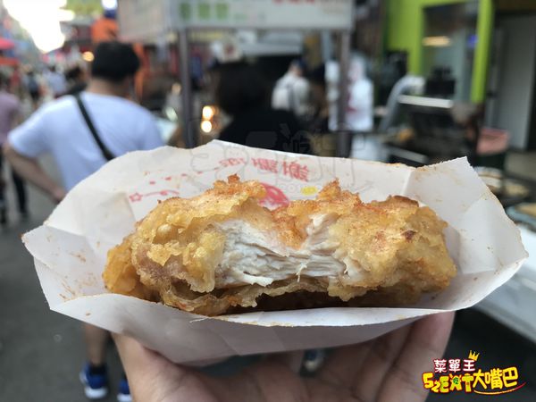 台中大甲美食炸雞》 豐揚炸料担菜單價位大公開！在地人才知的酥香脆美味炸雞~推薦雞塊、雞腿、雞翅。