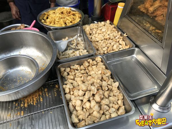 台中大甲美食炸雞》 豐揚炸料担菜單價位大公開！在地人才知的酥香脆美味炸雞~推薦雞塊、雞腿、雞翅。