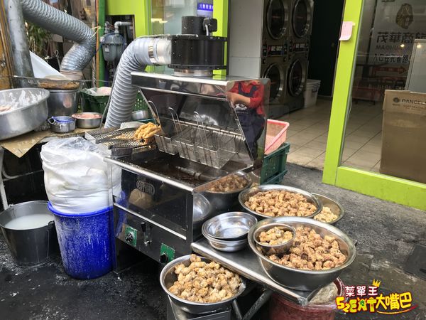 台中大甲美食炸雞》 豐揚炸料担菜單價位大公開！在地人才知的酥香脆美味炸雞~推薦雞塊、雞腿、雞翅。