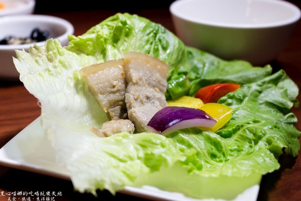 南大門：高雄楠梓︱台糖量販楠梓店 - 南大門韓式料理　不點熱門八色烤肉，雙人鐵板豬五花也超好吃❤