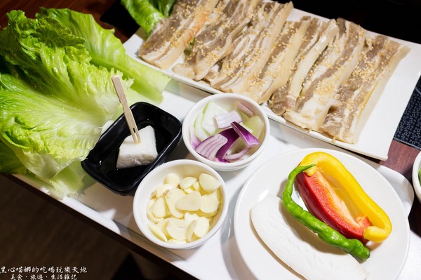 南大門：高雄楠梓︱台糖量販楠梓店 - 南大門韓式料理　不點熱門八色烤肉，雙人鐵板豬五花也超好吃❤