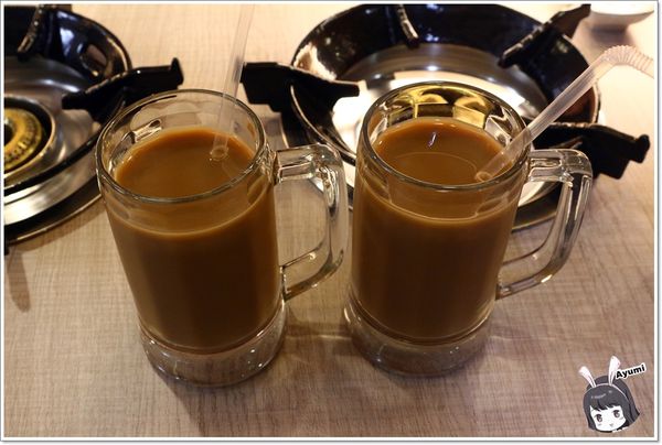 日月鎊品火鍋：[食記]►台南安平區◄日月鎊品火鍋－每日堅持以耗時費工的方式熬煮湯頭，允諾絕不添加人工添加物