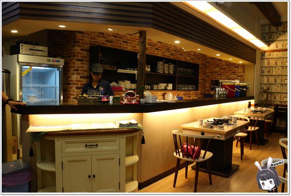 日月鎊品火鍋：[食記]►台南安平區◄日月鎊品火鍋－每日堅持以耗時費工的方式熬煮湯頭，允諾絕不添加人工添加物