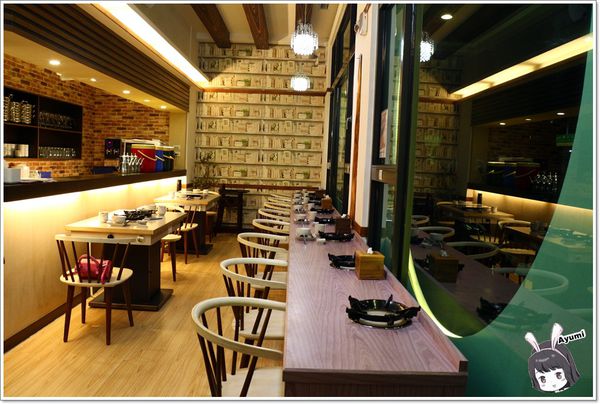 日月鎊品火鍋：[食記]►台南安平區◄日月鎊品火鍋－每日堅持以耗時費工的方式熬煮湯頭，允諾絕不添加人工添加物