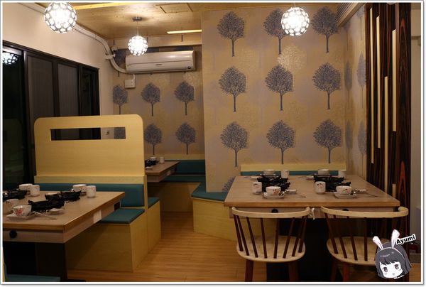 日月鎊品火鍋：[食記]►台南安平區◄日月鎊品火鍋－每日堅持以耗時費工的方式熬煮湯頭，允諾絕不添加人工添加物