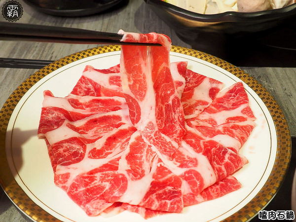 嗑肉石鍋(嗑肉石鍋(昌平店)):嗑肉石鍋昌平店,台中北屯宵夜時間大口嗑肉,肉品水準不輸給燒肉店~ 嗑肉石鍋(嗑肉石鍋(昌平店)):嗑肉石鍋昌平店,台中北屯宵夜時間大口嗑肉,肉品水準不輸給燒肉店~