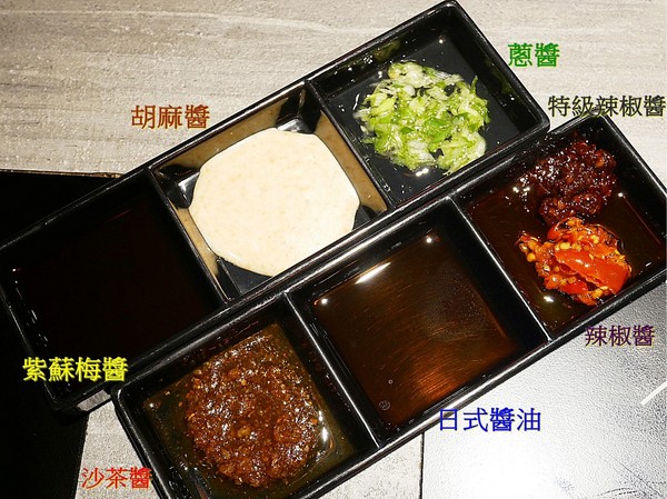 嗑肉石鍋(嗑肉石鍋(昌平店))：嗑肉石鍋昌平店-台中北屯高CP海陸火鍋  選擇多樣  食材新鮮  最霸氣的海陸一上桌驚艷全場