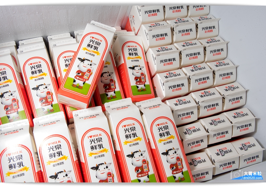 台中人氣黃金飲品,南台灣也能喝到囉,Open Your Door出櫃屏東潮州店,招牌黃金蕎麥拿鐵,加料必點三寶,紅荳子鮮奶,滿料實在 - 大胃米粒 DAVID & MILLY