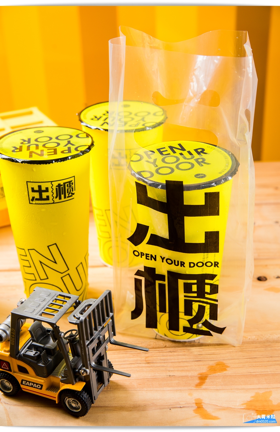 台中人氣黃金飲品,南台灣也能喝到囉,Open Your Door出櫃屏東潮州店,招牌黃金蕎麥拿鐵,加料必點三寶,紅荳子鮮奶,滿料實在 - 大胃米粒 DAVID & MILLY