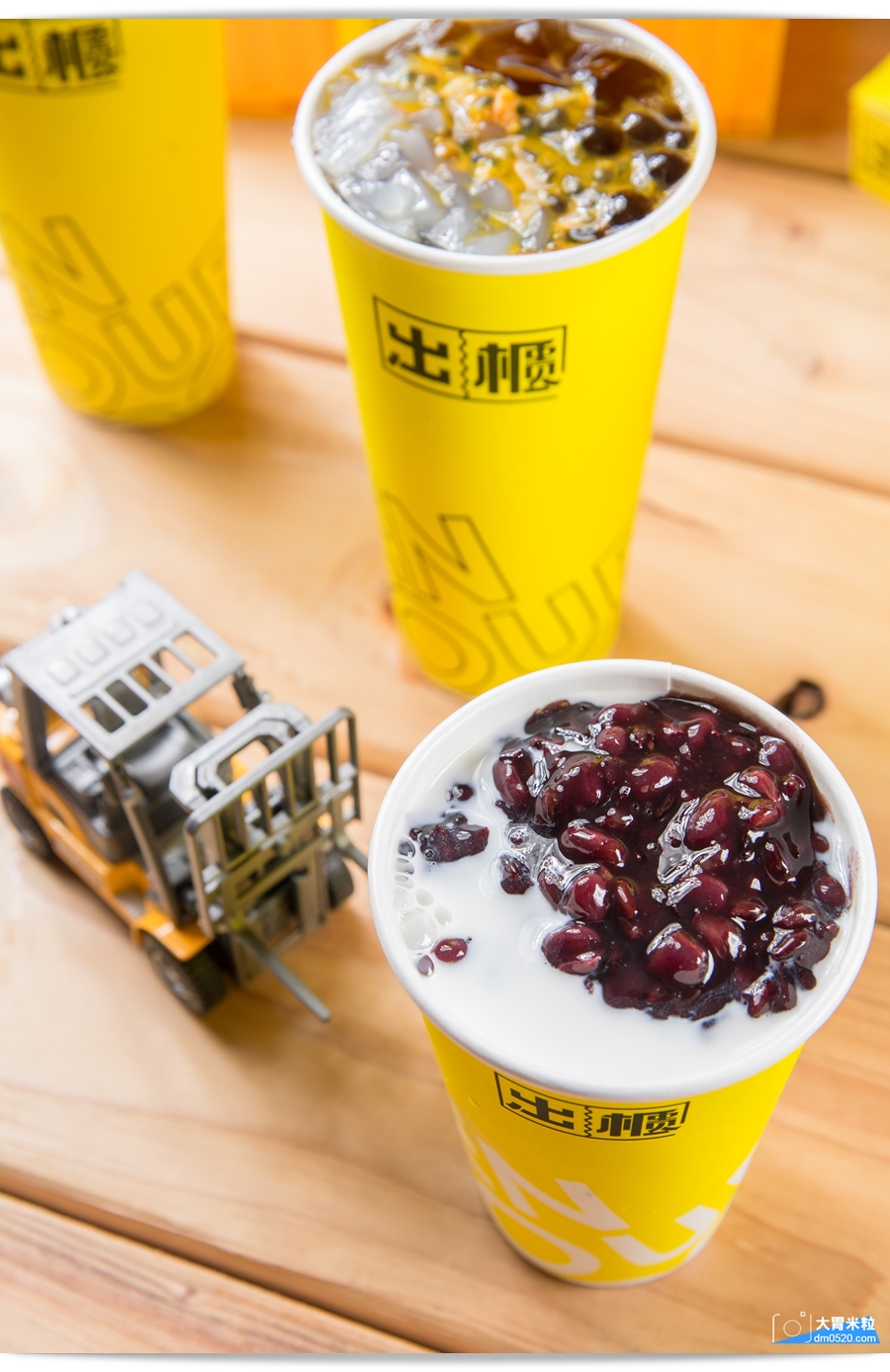 台中人氣黃金飲品,南台灣也能喝到囉,Open Your Door出櫃屏東潮州店,招牌黃金蕎麥拿鐵,加料必點三寶,紅荳子鮮奶,滿料實在 - 大胃米粒 DAVID & MILLY