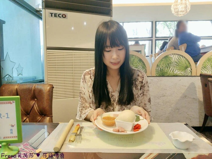 嘉義縣中埔鄉嘉義飯店【詩情夢幻城堡】飛行吧！溜滑梯房＋兒童跑車免費盡情玩.煙火晚會＋魔術表演＋仙女棒＋爆米花超嗨