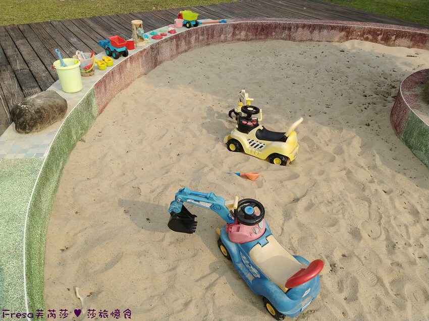 嘉義縣中埔鄉嘉義飯店【詩情夢幻城堡】飛行吧！溜滑梯房＋兒童跑車免費盡情玩.煙火晚會＋魔術表演＋仙女棒＋爆米花超嗨