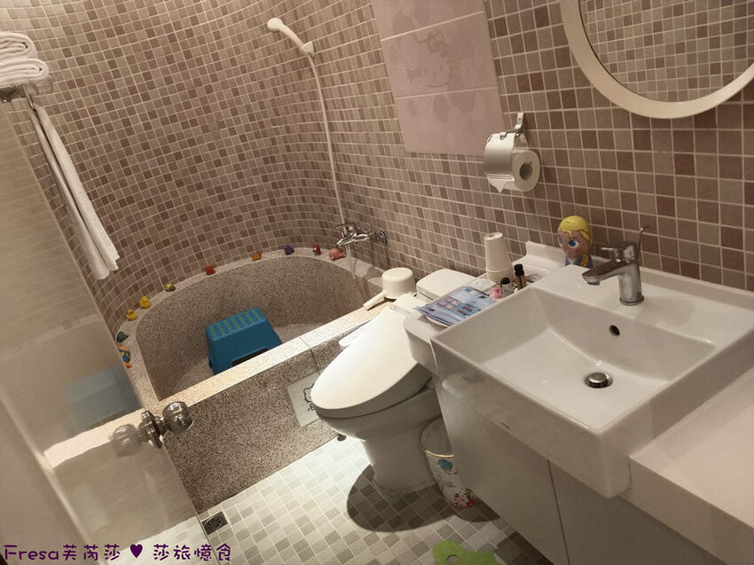 嘉義縣中埔鄉嘉義飯店【詩情夢幻城堡】飛行吧！溜滑梯房＋兒童跑車免費盡情玩.煙火晚會＋魔術表演＋仙女棒＋爆米花超嗨