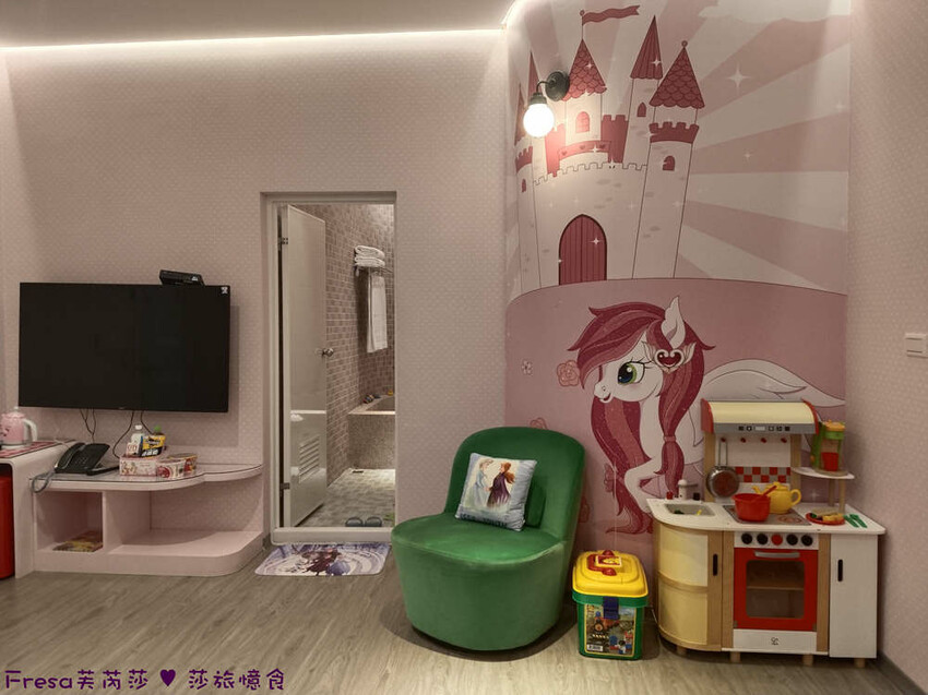 嘉義縣中埔鄉嘉義飯店【詩情夢幻城堡】飛行吧！溜滑梯房＋兒童跑車免費盡情玩.煙火晚會＋魔術表演＋仙女棒＋爆米花超嗨