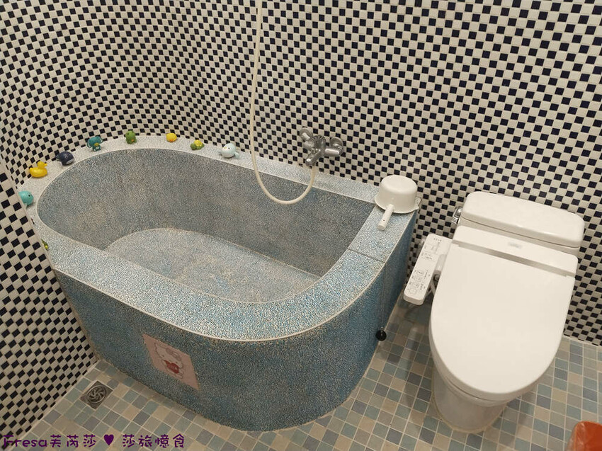 嘉義縣中埔鄉嘉義飯店【詩情夢幻城堡】飛行吧！溜滑梯房＋兒童跑車免費盡情玩.煙火晚會＋魔術表演＋仙女棒＋爆米花超嗨