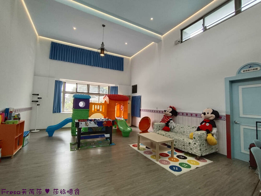 嘉義縣中埔鄉嘉義飯店【詩情夢幻城堡】飛行吧！溜滑梯房＋兒童跑車免費盡情玩.煙火晚會＋魔術表演＋仙女棒＋爆米花超嗨