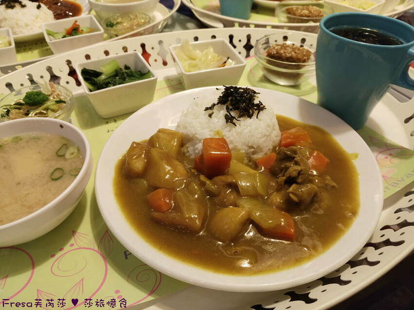 嘉義縣中埔鄉嘉義飯店【詩情夢幻城堡】飛行吧！溜滑梯房＋兒童跑車免費盡情玩.煙火晚會＋魔術表演＋仙女棒＋爆米花超嗨