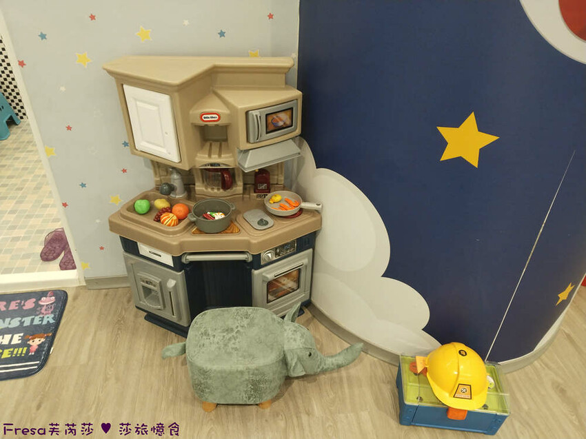 嘉義縣中埔鄉嘉義飯店【詩情夢幻城堡】飛行吧！溜滑梯房＋兒童跑車免費盡情玩.煙火晚會＋魔術表演＋仙女棒＋爆米花超嗨