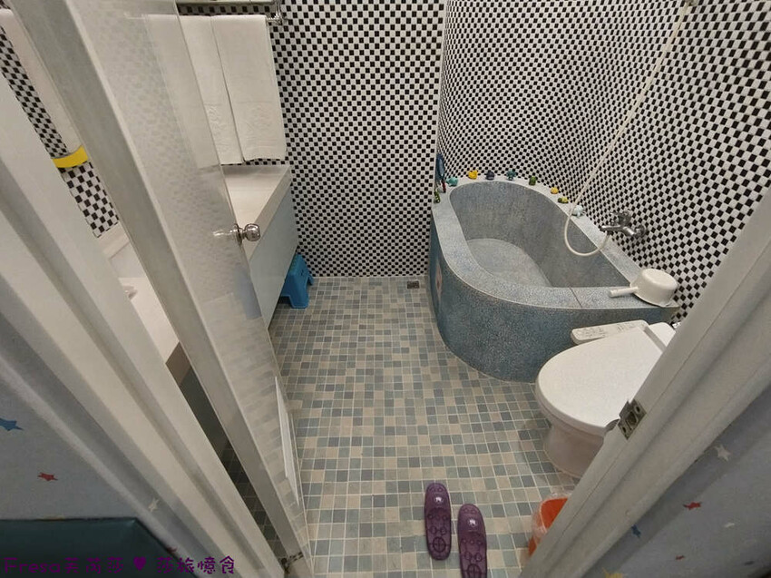 嘉義縣中埔鄉嘉義飯店【詩情夢幻城堡】飛行吧！溜滑梯房＋兒童跑車免費盡情玩.煙火晚會＋魔術表演＋仙女棒＋爆米花超嗨