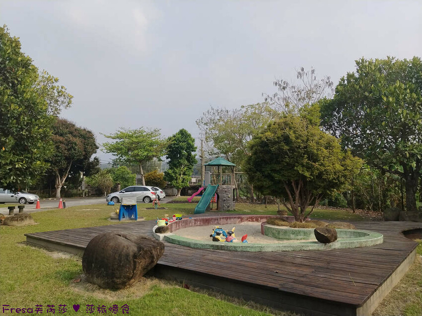 嘉義縣中埔鄉嘉義飯店【詩情夢幻城堡】飛行吧！溜滑梯房＋兒童跑車免費盡情玩.煙火晚會＋魔術表演＋仙女棒＋爆米花超嗨